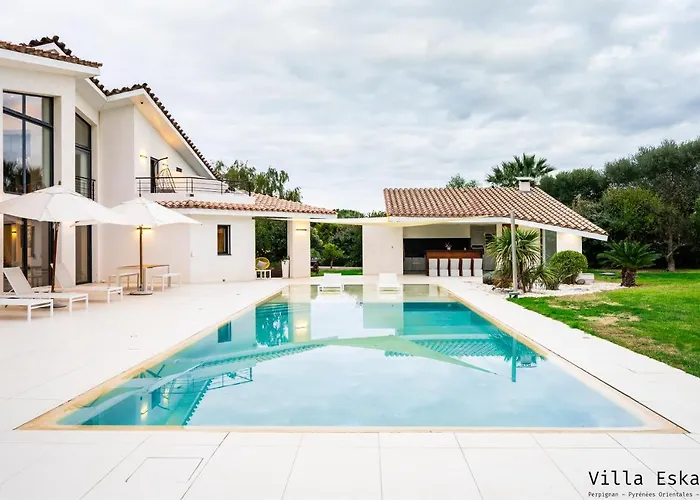 וילה Eskapi